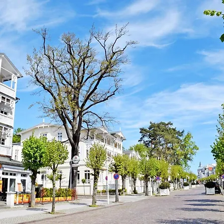 Schoene Mit Kamin Im Ostseebad