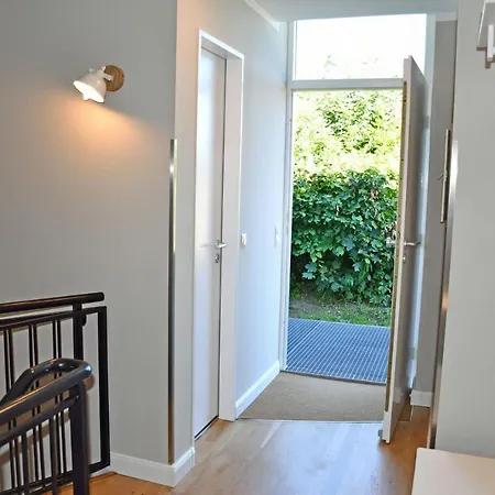 Schoene Mit Kamin Im Ostseebad Sellin (Rugen)