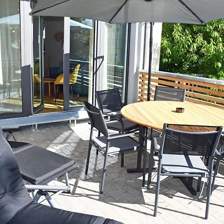 Schoene Mit Kamin Im Ostseebad *