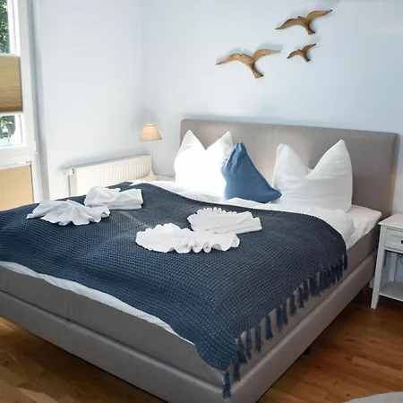 Schoene Mit Kamin Im Ostseebad