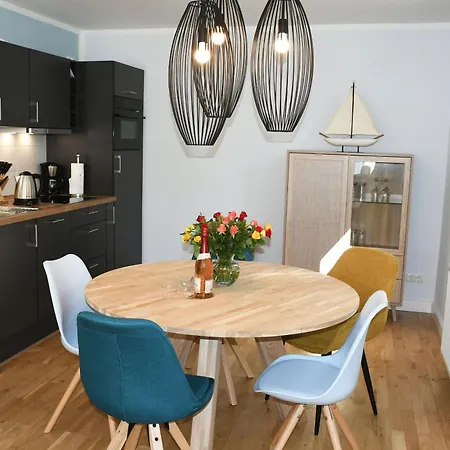 Schoene Mit Kamin Im Ostseebad Alloggio in famiglia *